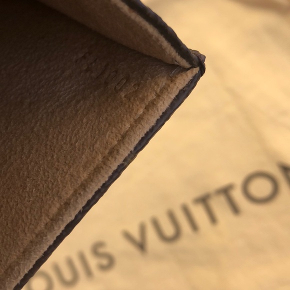 Louis Vuitton Florentine Pouch. ❤️ - Picture 12 of 16